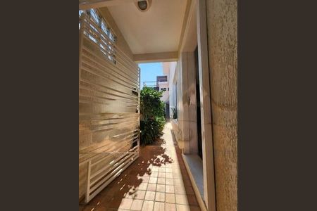 Casa à venda com 189m², 3 quartos e 2 vagas