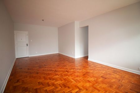 Apartamento à venda com 115m², 2 quartos e 1 vagaSala