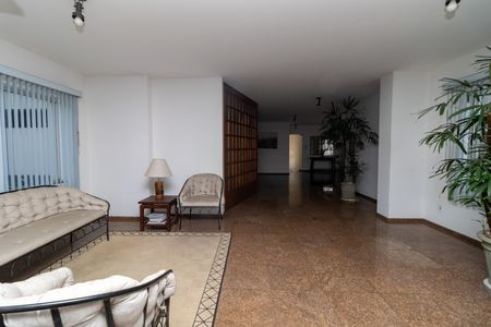 Apartamento para alugar com 140m², 3 quartos e 2 vagas Apartamento para alugar com 140m², 3 quartos e 2 vagasHall de Entrada