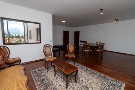 Apartamento para alugar com 140m², 3 quartos e 2 vagas Apartamento para alugar com 140m², 3 quartos e 2 vagasSala