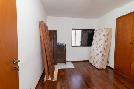 Apartamento para alugar com 140m², 3 quartos e 2 vagas Apartamento para alugar com 140m², 3 quartos e 2 vagasSuite