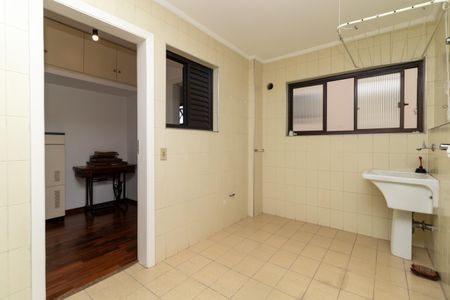 Apartamento para alugar com 140m², 3 quartos e 2 vagas Apartamento para alugar com 140m², 3 quartos e 2 vagasÁrea de Serviço