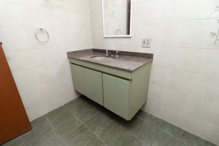 Apartamento para alugar com 140m², 3 quartos e 2 vagas Apartamento para alugar com 140m², 3 quartos e 2 vagasBanheiro do Corredor