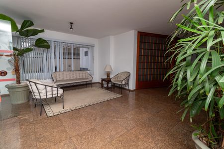 Apartamento para alugar com 140m², 3 quartos e 2 vagas Apartamento para alugar com 140m², 3 quartos e 2 vagasHall de Entrada