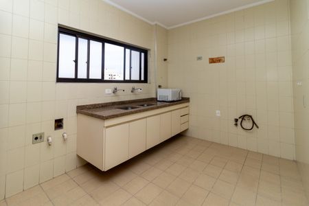 Apartamento para alugar com 140m², 3 quartos e 2 vagas Apartamento para alugar com 140m², 3 quartos e 2 vagasCozinha