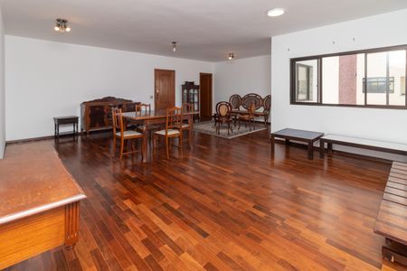 Apartamento para alugar com 140m², 3 quartos e 2 vagas Apartamento para alugar com 140m², 3 quartos e 2 vagasSala