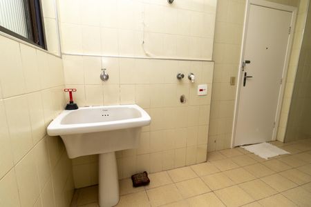 Apartamento para alugar com 140m², 3 quartos e 2 vagas Apartamento para alugar com 140m², 3 quartos e 2 vagasÁrea de Serviço