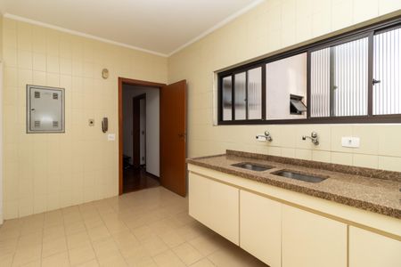 Apartamento para alugar com 140m², 3 quartos e 2 vagas Apartamento para alugar com 140m², 3 quartos e 2 vagasCozinha