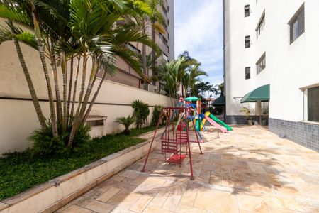 Apartamento para alugar com 140m², 3 quartos e 2 vagas Apartamento para alugar com 140m², 3 quartos e 2 vagasÁrea comum - Playground