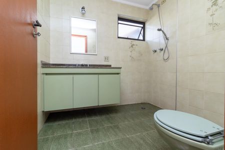 Apartamento para alugar com 140m², 3 quartos e 2 vagas Apartamento para alugar com 140m², 3 quartos e 2 vagasBanheiro do Corredor