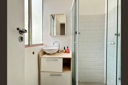 Apartamento à venda com 70m², 2 quartos e sem vagaBanheiro Social