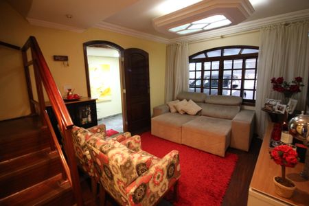 Casa para alugar com 125m², 3 quartos e 2 vagasSala