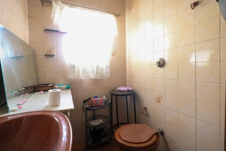 Casa à venda com 273m², 3 quartos e 1 vagaBanheiro da Suíte