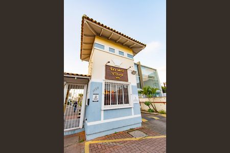 Casa de condomínio para alugar com 100m², 3 quartos e 2 vagas Casa de condomínio para alugar com 100m², 3 quartos e 2 vagasFachada
