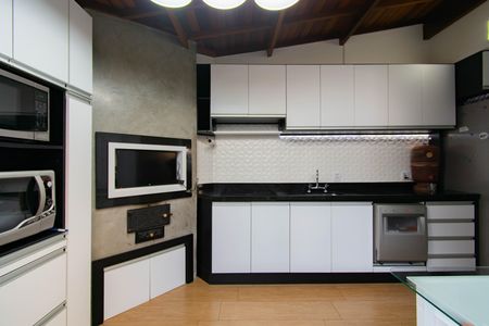Casa de condomínio para alugar com 100m², 3 quartos e 2 vagas Casa de condomínio para alugar com 100m², 3 quartos e 2 vagasCozinha