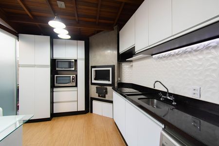 Casa de condomínio para alugar com 100m², 3 quartos e 2 vagas Casa de condomínio para alugar com 100m², 3 quartos e 2 vagasCozinha