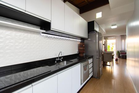 Casa de condomínio para alugar com 100m², 3 quartos e 2 vagas Casa de condomínio para alugar com 100m², 3 quartos e 2 vagasCozinha