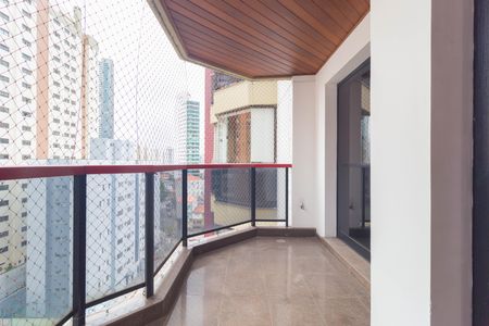 Apartamento para alugar com 150m², 3 quartos e 2 vagasVaranda