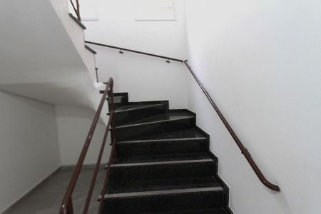 Apartamento à venda com 38m², 1 quarto e sem vagaEscada de entrada