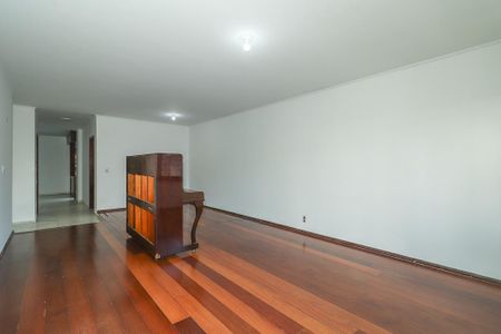 Casa à venda com 255m², 3 quartos e 4 vagasSala