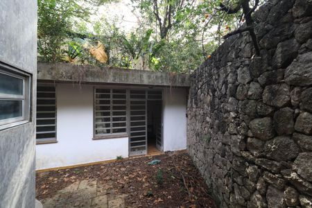 Casa à venda com 695m², 3 quartos e 1 vaga Casa à venda com 695m², 3 quartos e 1 vagaQuintal