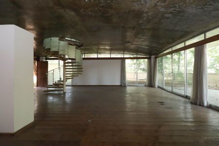 Casa à venda com 695m², 3 quartos e 1 vaga Casa à venda com 695m², 3 quartos e 1 vagaSala