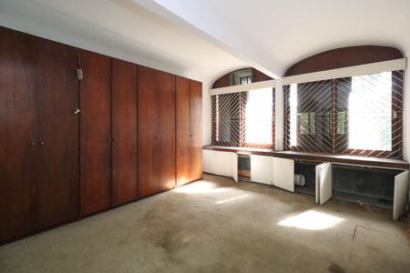 Casa à venda com 695m², 3 quartos e 1 vaga Casa à venda com 695m², 3 quartos e 1 vagaSuíte 3