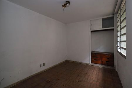 Casa à venda com 695m², 3 quartos e 1 vaga Casa à venda com 695m², 3 quartos e 1 vagaQuarto de Serviço