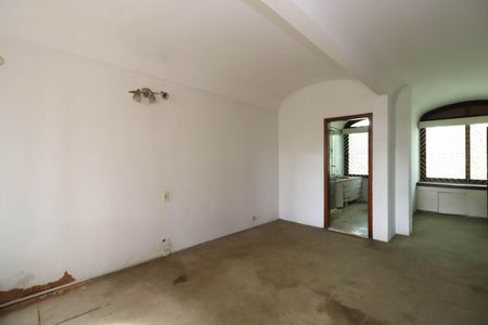 Casa à venda com 695m², 3 quartos e 1 vaga Casa à venda com 695m², 3 quartos e 1 vagaSuíte 3