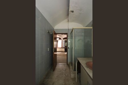 Casa à venda com 695m², 3 quartos e 1 vaga Casa à venda com 695m², 3 quartos e 1 vagaBanheiro da Suíte 3