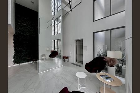 Apartamento à venda com 131m², 3 quartos e 2 vagas Apartamento à venda com 131m², 3 quartos e 2 vagasHall Social Bloco