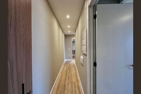 Apartamento à venda com 131m², 3 quartos e 2 vagas Apartamento à venda com 131m², 3 quartos e 2 vagasCorredor Suítes