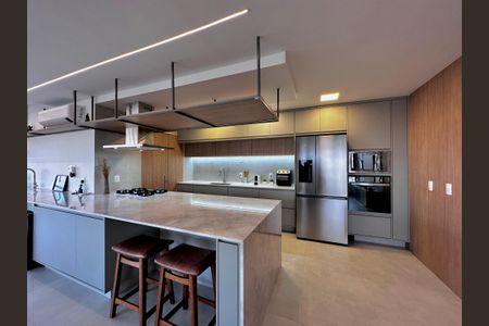 Apartamento à venda com 131m², 3 quartos e 2 vagas Apartamento à venda com 131m², 3 quartos e 2 vagasCozinha