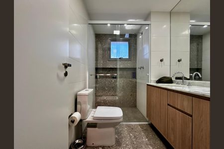 Apartamento à venda com 131m², 3 quartos e 2 vagas Apartamento à venda com 131m², 3 quartos e 2 vagasBanheiro Suíte 3