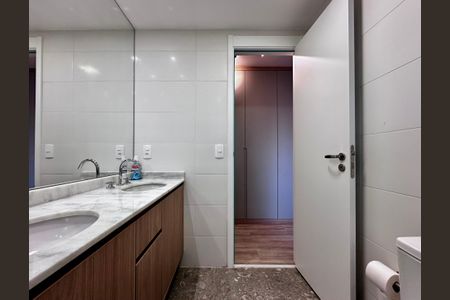 Apartamento à venda com 131m², 3 quartos e 2 vagas Apartamento à venda com 131m², 3 quartos e 2 vagasBanheiro Suíte 3