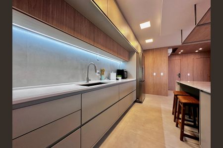 Apartamento à venda com 131m², 3 quartos e 2 vagas Apartamento à venda com 131m², 3 quartos e 2 vagasCozinha