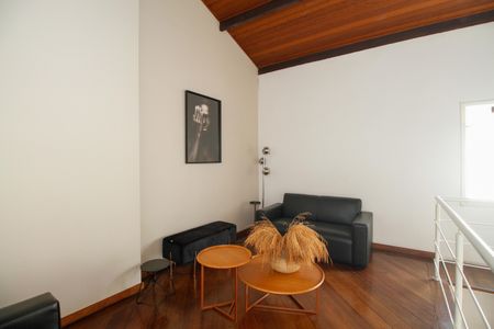 Casa à venda com 1300m², 4 quartos e 5 vagas Casa à venda com 1300m², 4 quartos e 5 vagasLiving (Piso Superior)