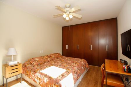 Casa à venda com 1300m², 4 quartos e 5 vagas Casa à venda com 1300m², 4 quartos e 5 vagasSuíte Americana 2