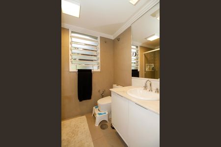 Casa à venda com 1300m², 4 quartos e 5 vagas Casa à venda com 1300m², 4 quartos e 5 vagasBanheiro da Suíte Americana 1 e 2