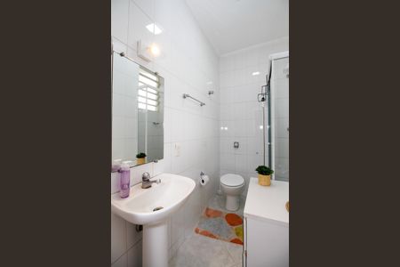 Casa à venda com 1300m², 4 quartos e 5 vagas Casa à venda com 1300m², 4 quartos e 5 vagasBanheiro de Serviço