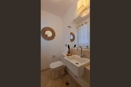 Casa à venda com 1300m², 4 quartos e 5 vagas Casa à venda com 1300m², 4 quartos e 5 vagasLavabo 1