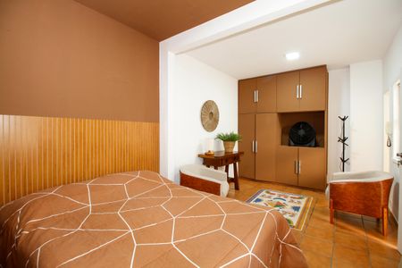 Casa à venda com 1300m², 4 quartos e 5 vagas Casa à venda com 1300m², 4 quartos e 5 vagasQuarto de Serviço