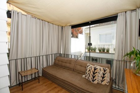 Casa à venda com 1300m², 4 quartos e 5 vagas Casa à venda com 1300m², 4 quartos e 5 vagasVaranda da Suíte Americana 1