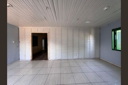 Casa à venda com 120m², 3 quartos e 2 vagas Casa à venda com 120m², 3 quartos e 2 vagasSala