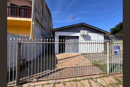 Casa à venda com 120m², 3 quartos e 2 vagas Casa à venda com 120m², 3 quartos e 2 vagasFachada