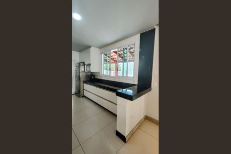 Casa de condomínio à venda com 520m², 4 quartos e 3 vagasCozinha