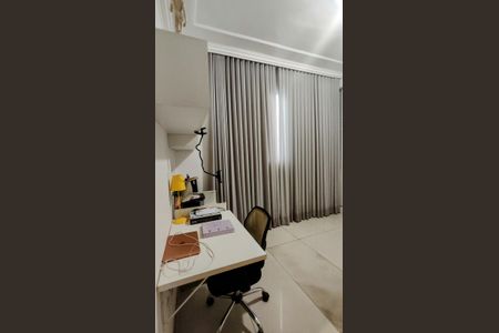 Casa de condomínio à venda com 520m², 4 quartos e 3 vagasQuarto 1