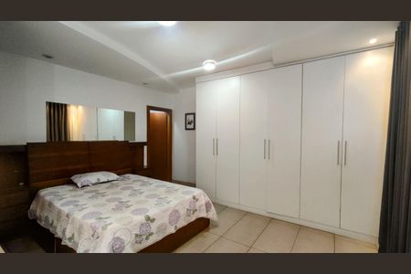 Casa de condomínio à venda com 520m², 4 quartos e 3 vagasSuíte 1