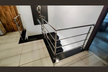 Casa de condomínio à venda com 520m², 4 quartos e 3 vagasSala 2