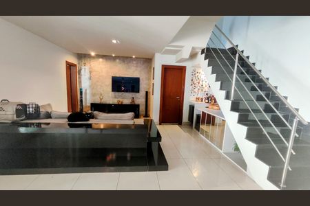 Casa de condomínio à venda com 520m², 4 quartos e 3 vagasSala